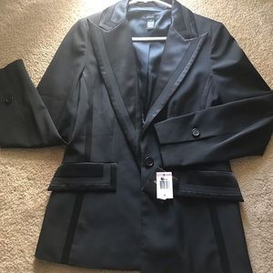 Women’s tuxedo suit jacket